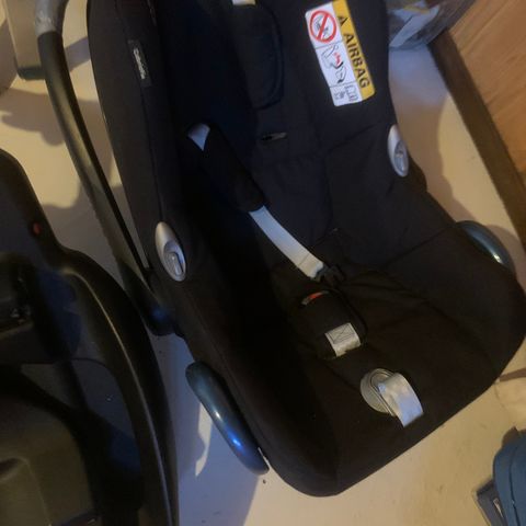 Easyfix isofix base med cabriofix baby sete