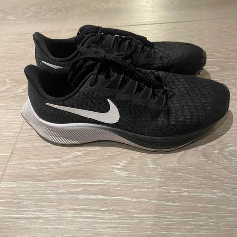 Nike pegasus zoom str 37,5