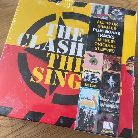 CD-box The Clash The Singles