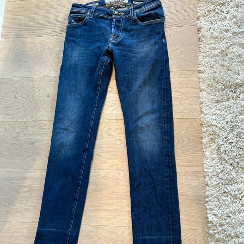 Jacob Cohën jeans bukse fra 2023. Str 30/S. Ny pris 5200kr.