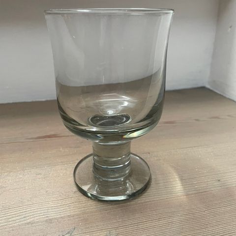 Glass fra Hadeland. 6 vinglass og 4 ølglass