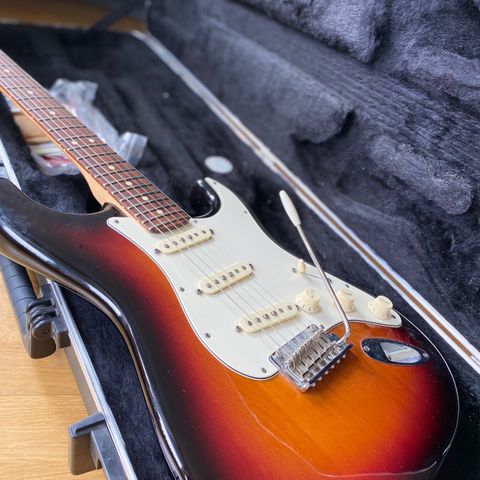 Fender American Standard Stratocaster RW 3-colour Sunburst + Hardcase