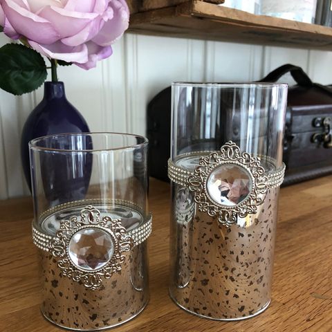 2 Telysholder med "diamant" stein/ strass. Lysestaker for telys. Ny.