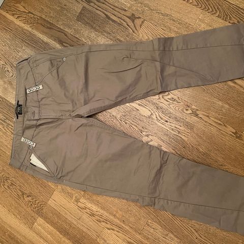 Chinos fra Rare str 40