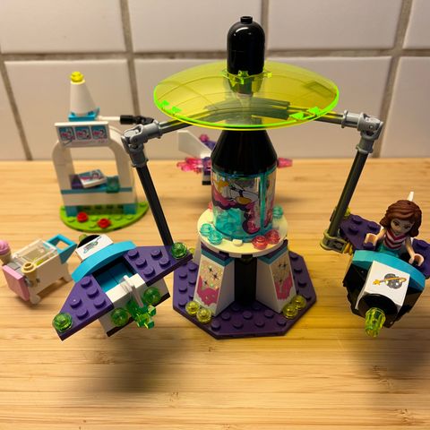 Friends LEGO 41128 Amusement Park Space Ride