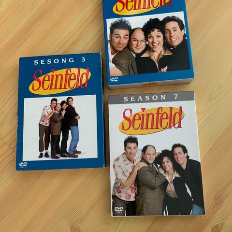 Seinfeld ses 1+2, 3 og 7 på DVD