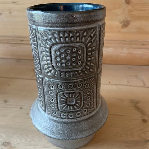 Vintage keramikk.  Mari Simmulson, Upsala-Ekeby, grå vase 4330/797