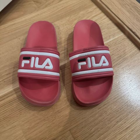 Fila sandaler