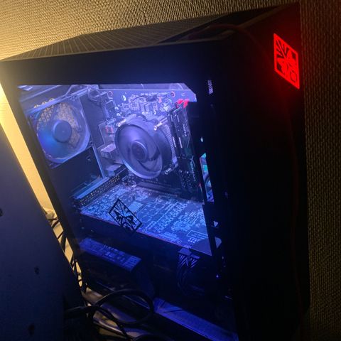 HP Omen obelisk (Radeon RX 5700)