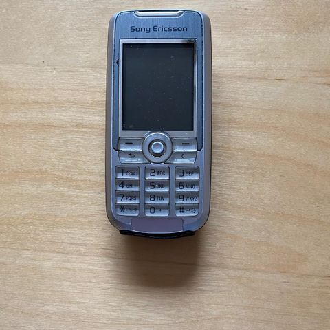 Sony Ericsson K700i mobil tlf til salgs