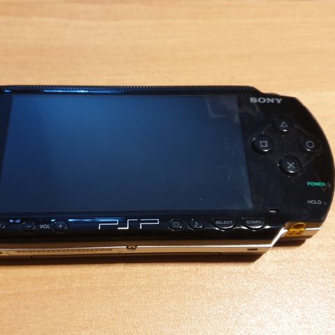 PSP 1003 med 6 spill