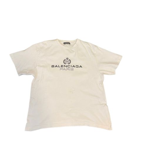 Balenciaga T-Skjorte (PERFEKT FOR SOMMEREN!)