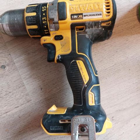 Dewalt 18v drill med børsteløs motor