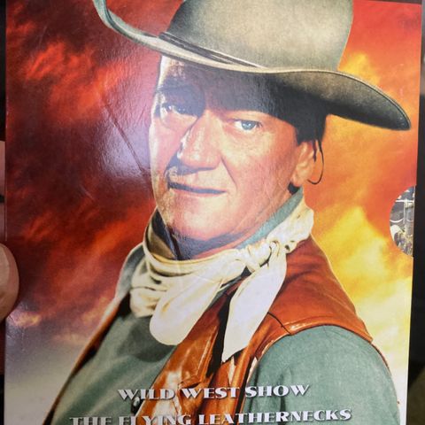 Wild West Show & The Flying Leathernecks (Norsk tekst) John Wayne