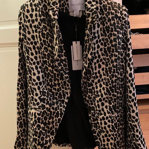 blazer med leopardmønster