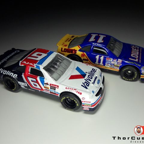 Matchbox Racing Team NC04-N Ford Thunderbird x 2 (Hot Wheels, Majorette)