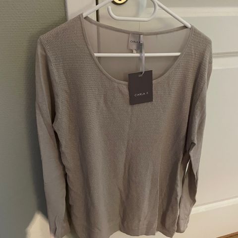 Ny genser fra Carla F. str XL - Nypris 599,-
