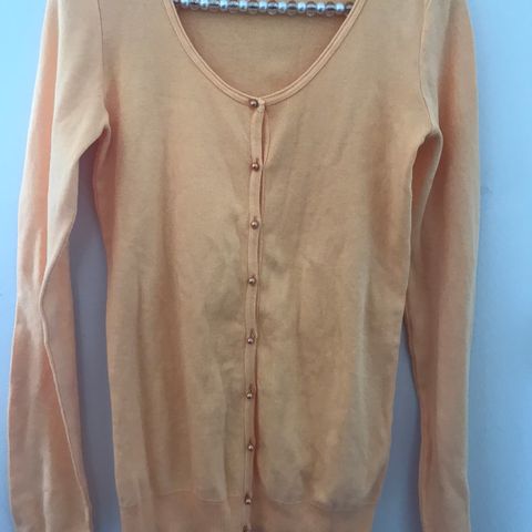 Benetton cardigan i lys orange farge str  40/42 i bomull med perleknapper