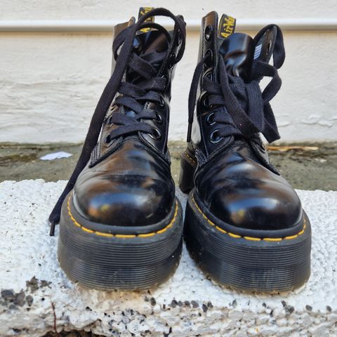 Dr. Martens. Platform. Platåboots.  Str. 39