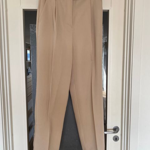 Lys beige dressbukse fra H&M