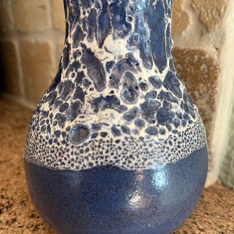 Dekorativ blå vase