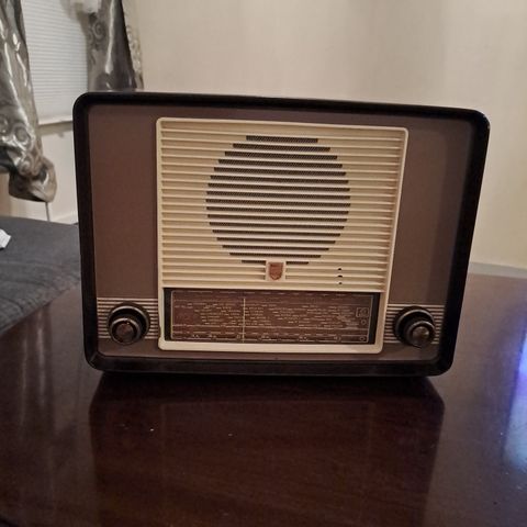 Gammel Philips radio