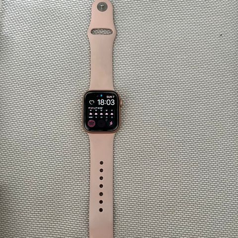 Apple Watch Series 6 GPS/Cellular - 40mm
