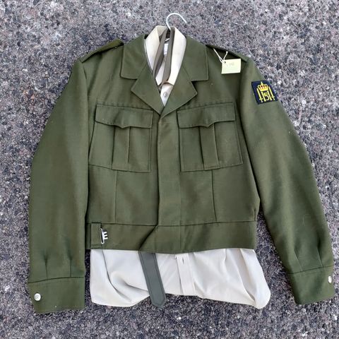 Original - HMKG M70 uniformsjakke med skjorte og slips (Str. 52L)