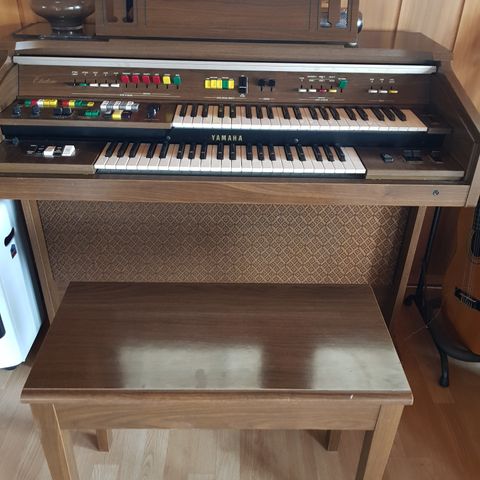 Yamaha orgel m/krakk