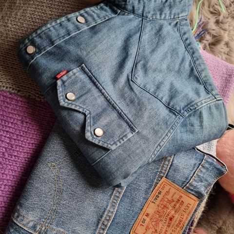 Levis pakke. Inneholder 6 plagg