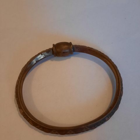 Vakker armring i bronse