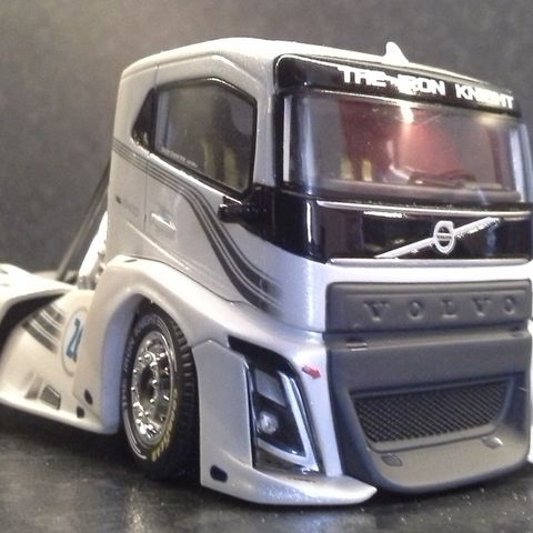 VOLVO " The Iron Knight "  Tekno  1:50 Truck Race.