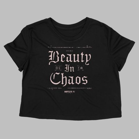 Beauty in Chaos crop tee, supermyk kvalitet, ubrukt, kan sendes