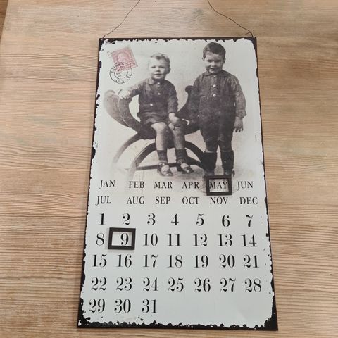 Kalender til vegg, metall, vintage / chabby chic stil