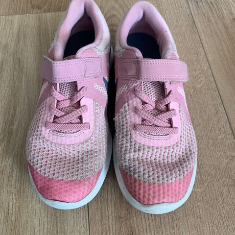 Nike sko til jente str 33 rosa