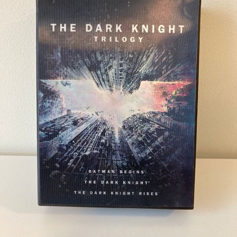 The dark knight DVDer selges