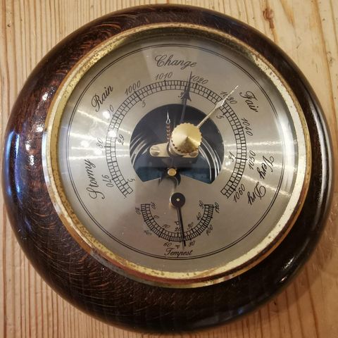 Vintage/retro barometer