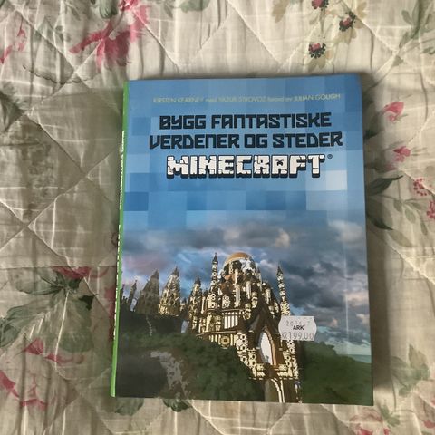 Bok: MINECRAFT , bygg fantastiske verdener og steder