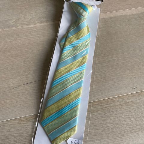 Nytt slips til liten gutt