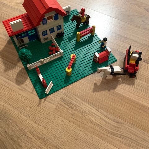 Lego 6379 Riding Stable (1986)