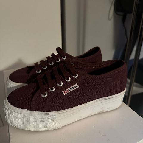 Superga burgunder strl 36