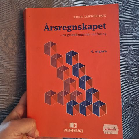 Årsregnskapet -en grunnleggende innføring (4. utgave).