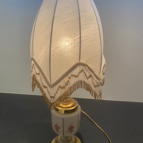 Herlig retro lampe med perler og paljetter