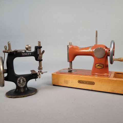 Antikk SINGER model 20 miniatyr symaskin / barnesymaskin