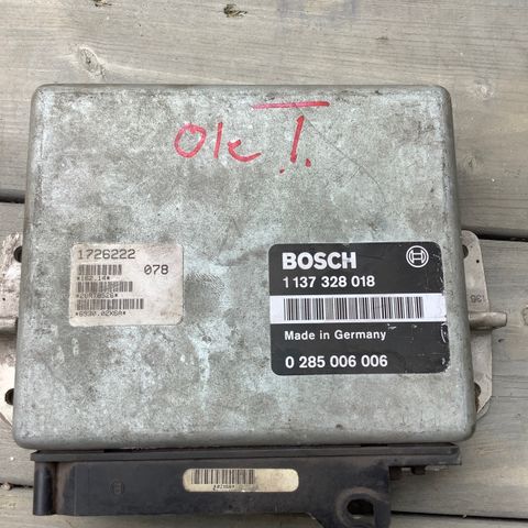 Bmw 535 / 735 E34/E32 motorstyring / dme Bosch 1 137 328 018