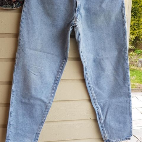 NY VINTAGE LEVIS JEANS W34 L 32