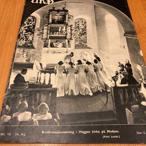 URD Nr. 10 - 1950 - FORSIDE : KONFIRMASJONSSØNDAG I HEGGEN KIRKE PÅ MODUM