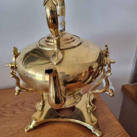 Samovar i messing .ca.35cm høy