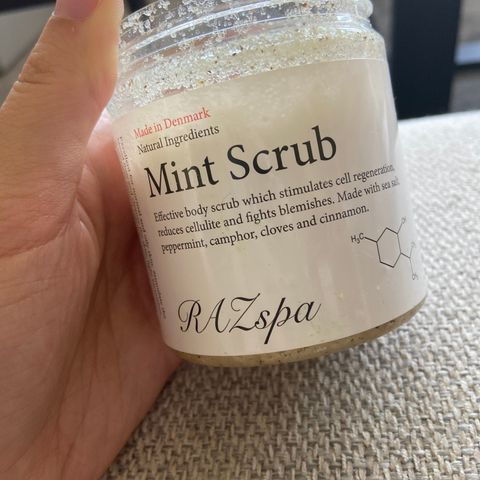 Mint scrub , kun prøvd en gang fra Farris bad , spa , hudpleie og velvære