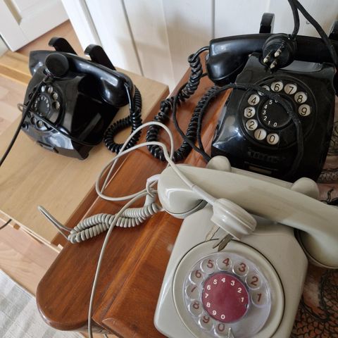 Gamle bord telefoner